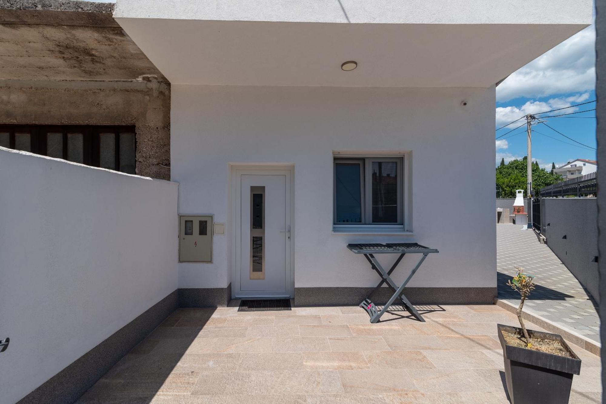 Apartman Dino โตรกีร์ ภายนอก รูปภาพ