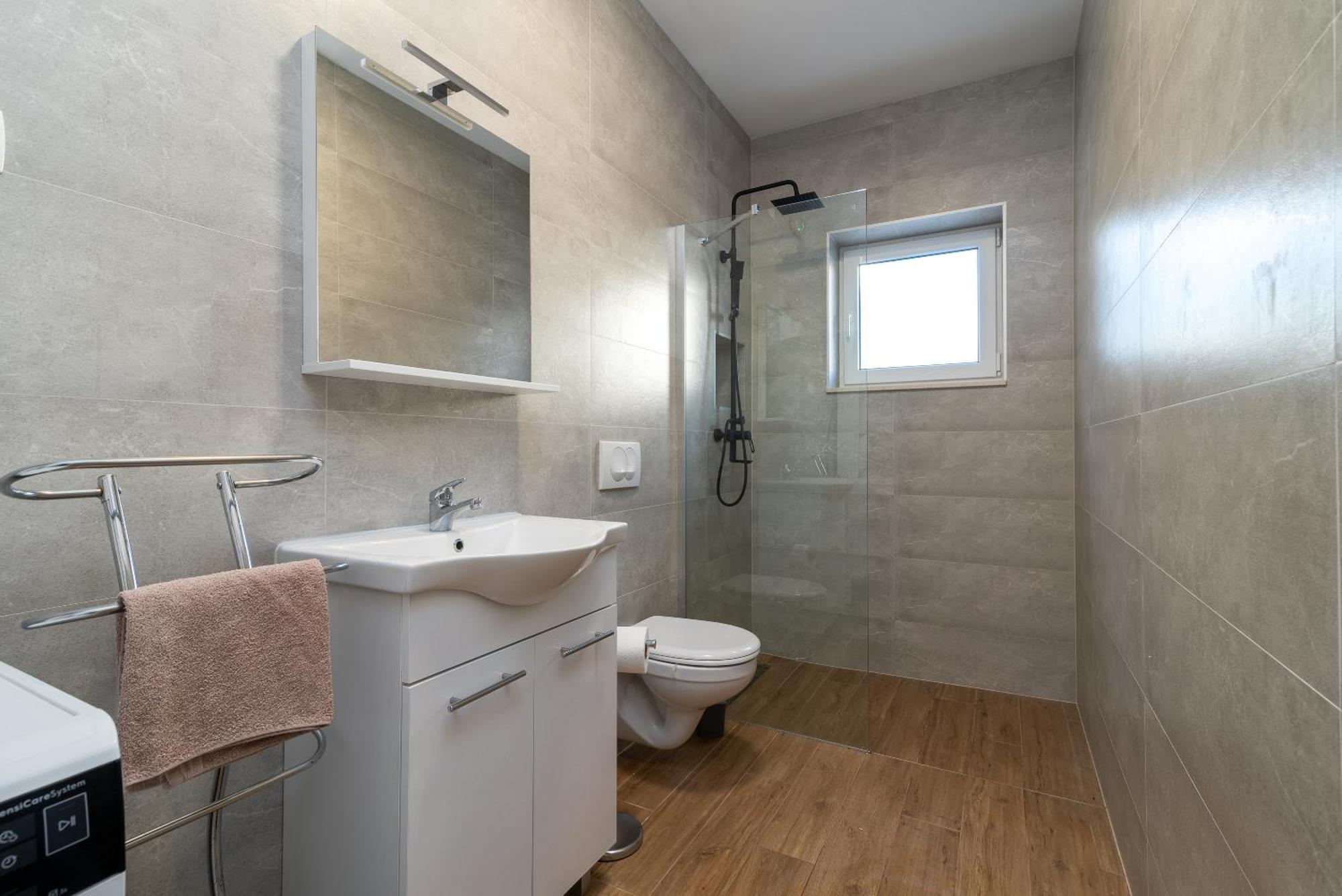 Apartman Dino โตรกีร์ ภายนอก รูปภาพ