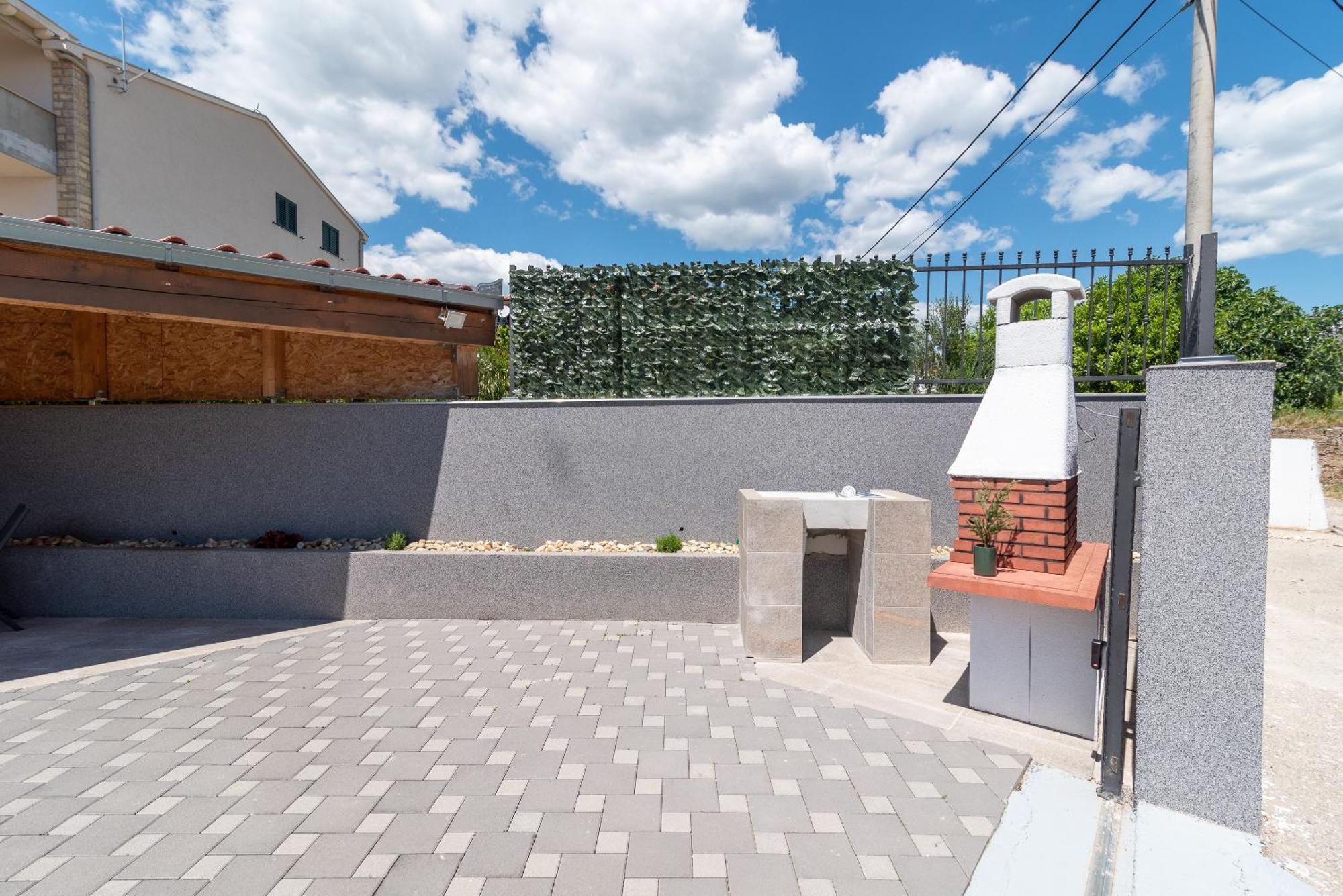 Apartman Dino โตรกีร์ ภายนอก รูปภาพ