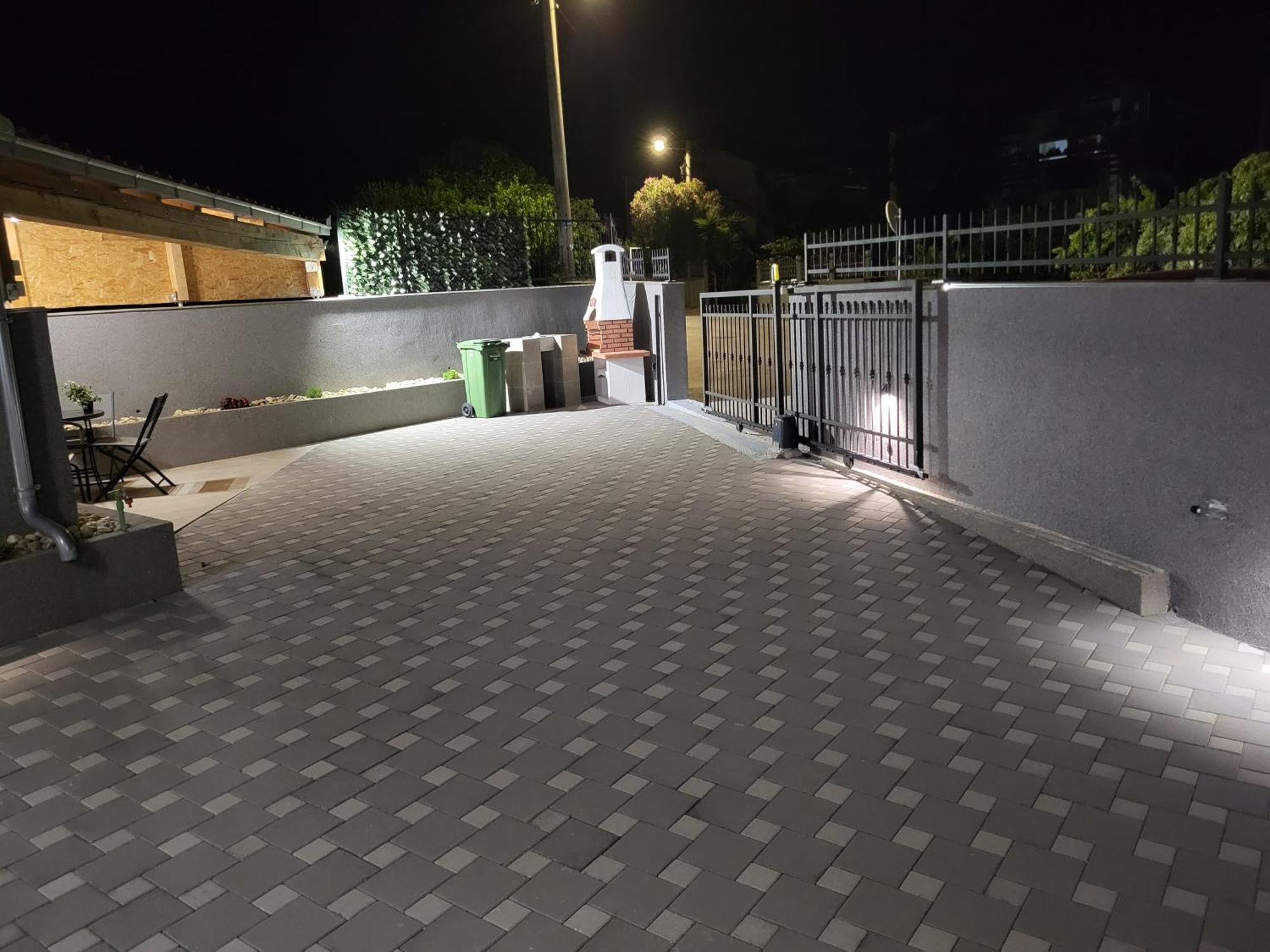 Apartman Dino โตรกีร์ ภายนอก รูปภาพ